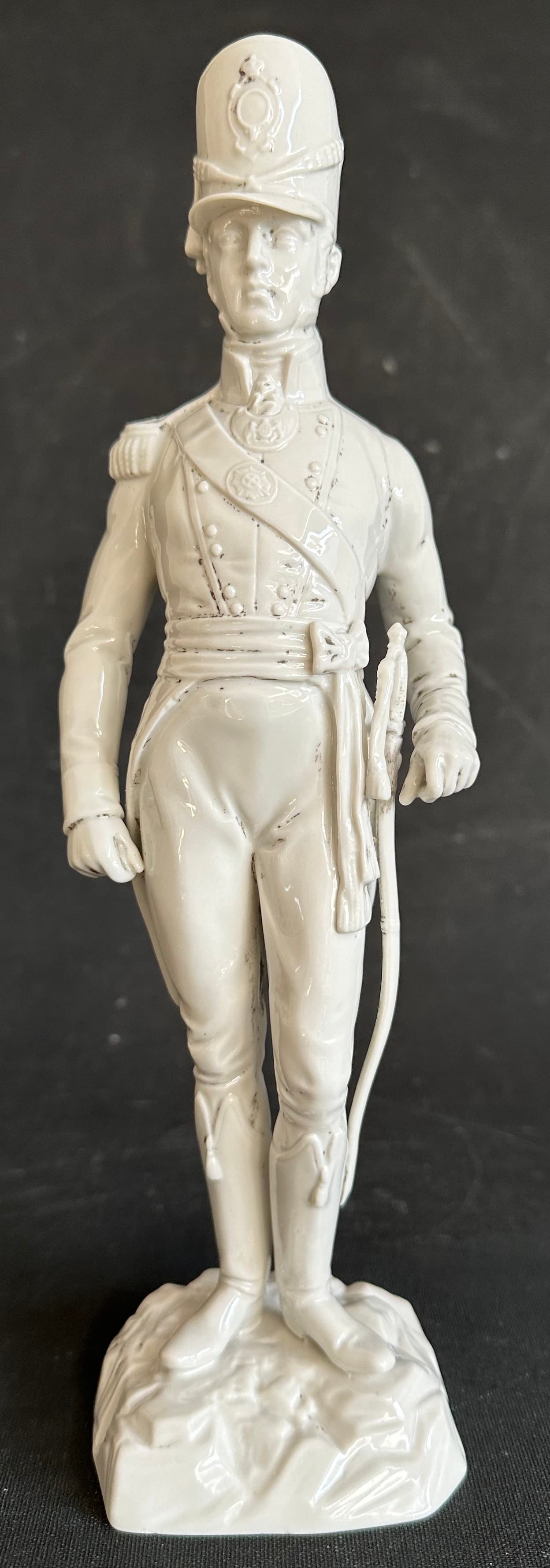 Statuette militaire après restauration