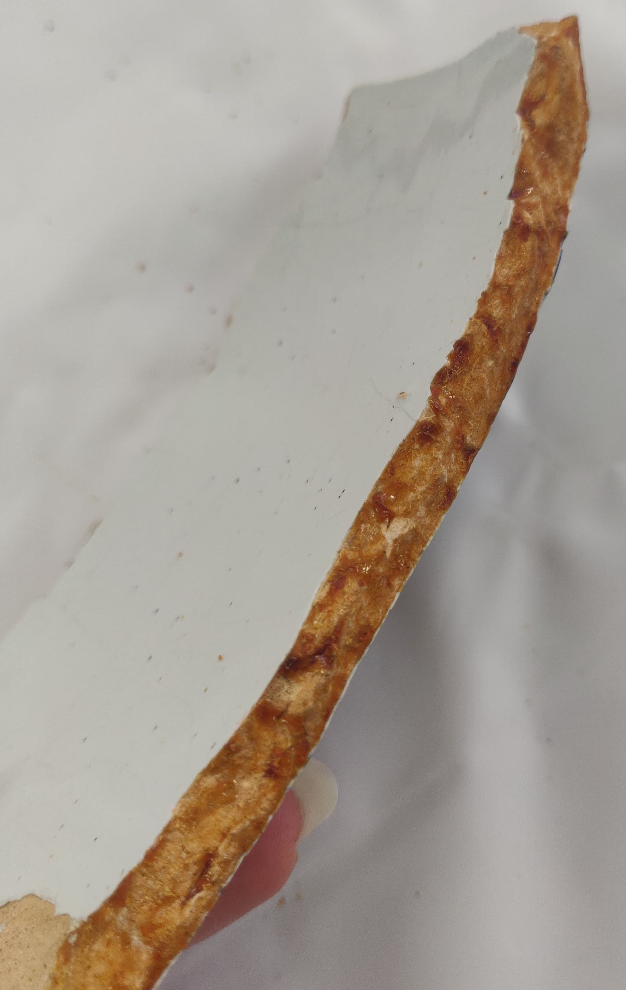 Fragment de céramique avant dérestauration