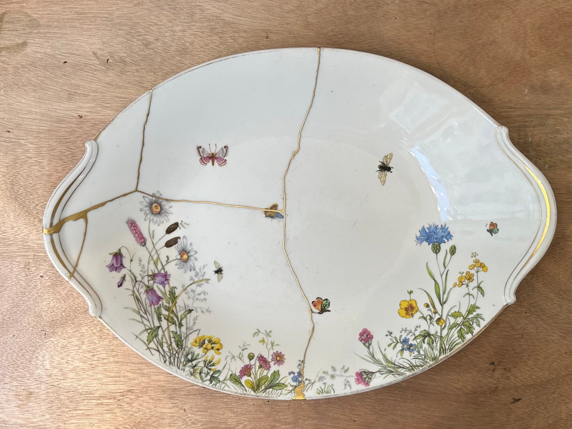 Plat en porcelaine Kintsugi
