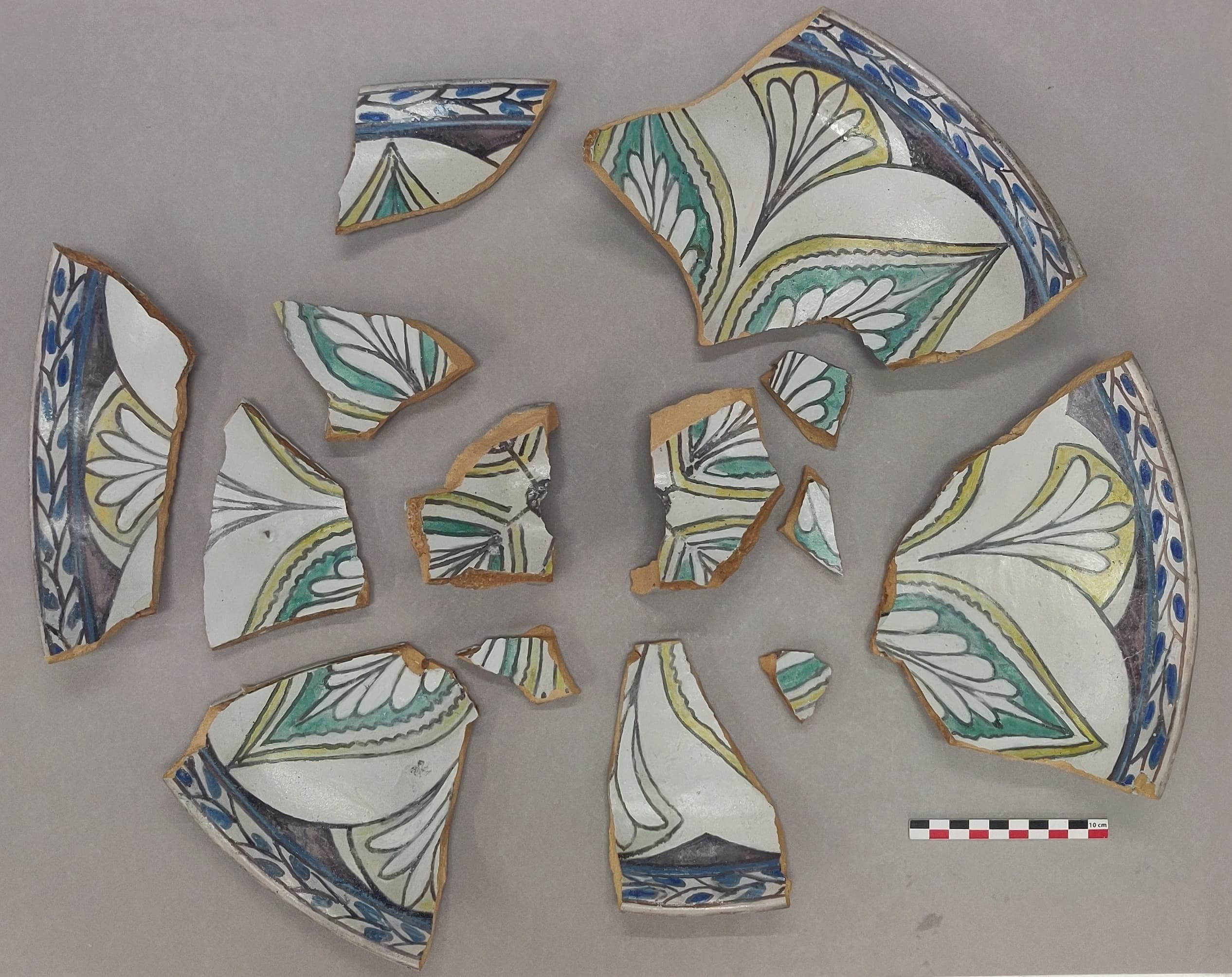 Mokhfia avant collage