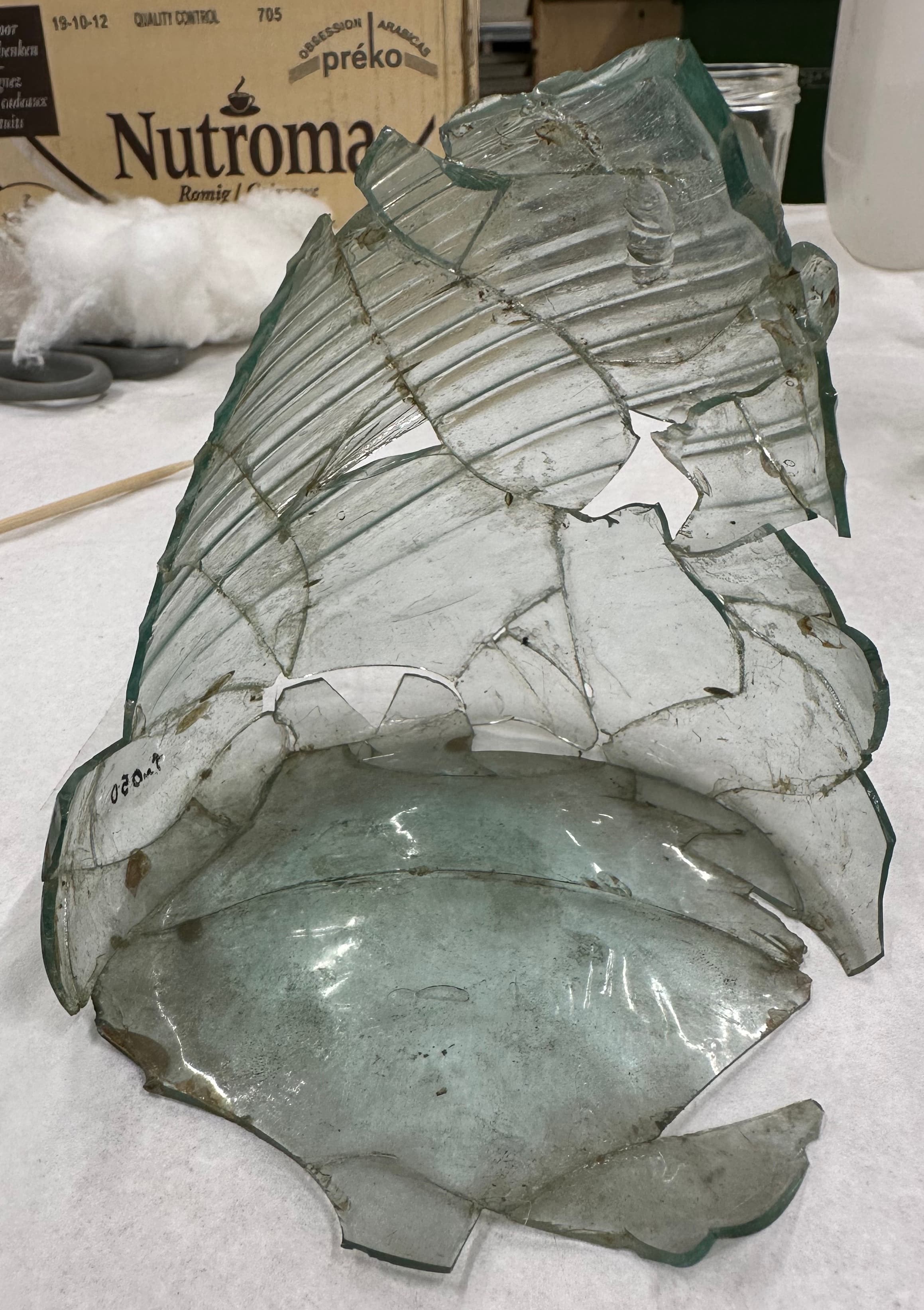 Bouteille romaine avant restauration