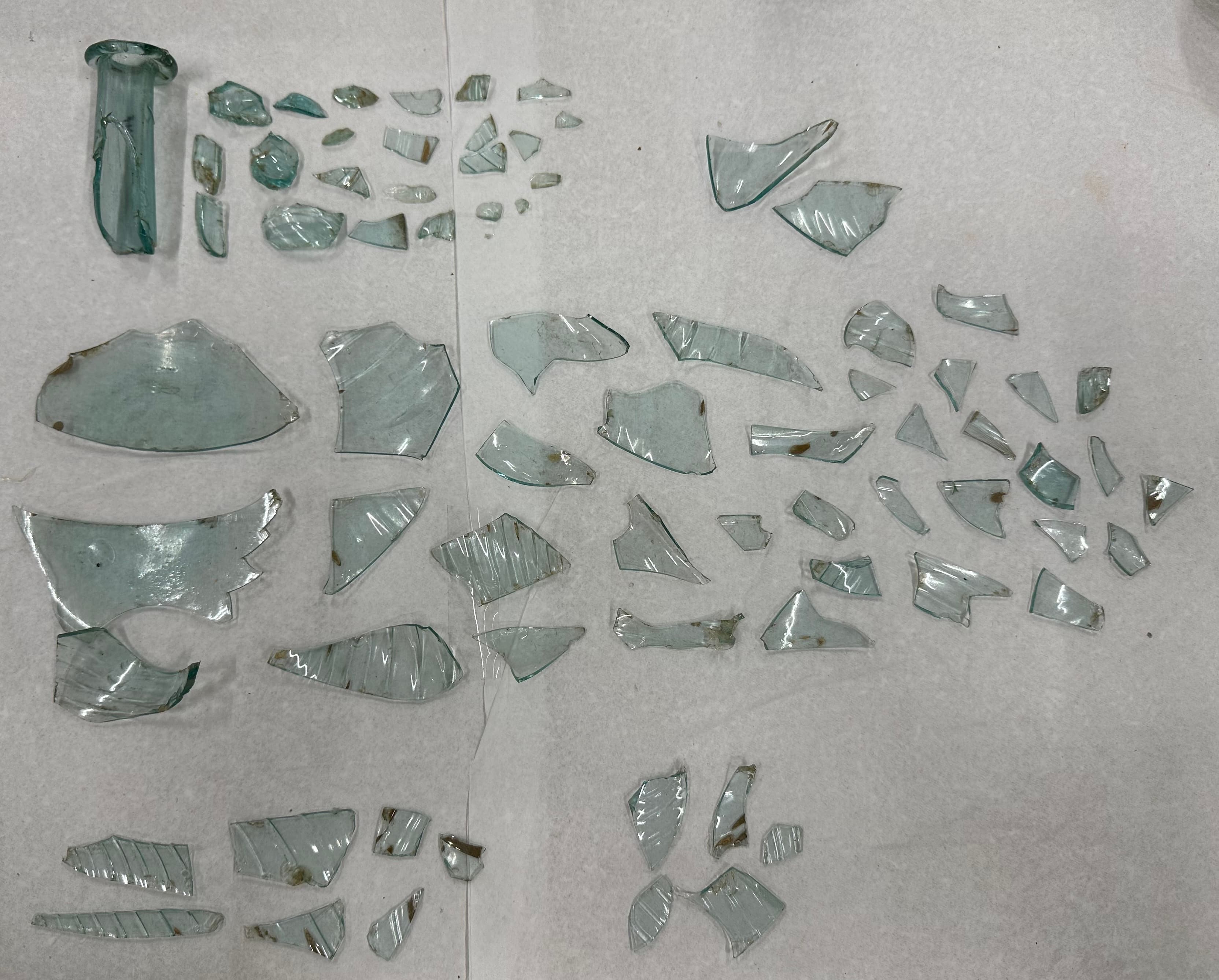 Bouteille romaine pendant restauration