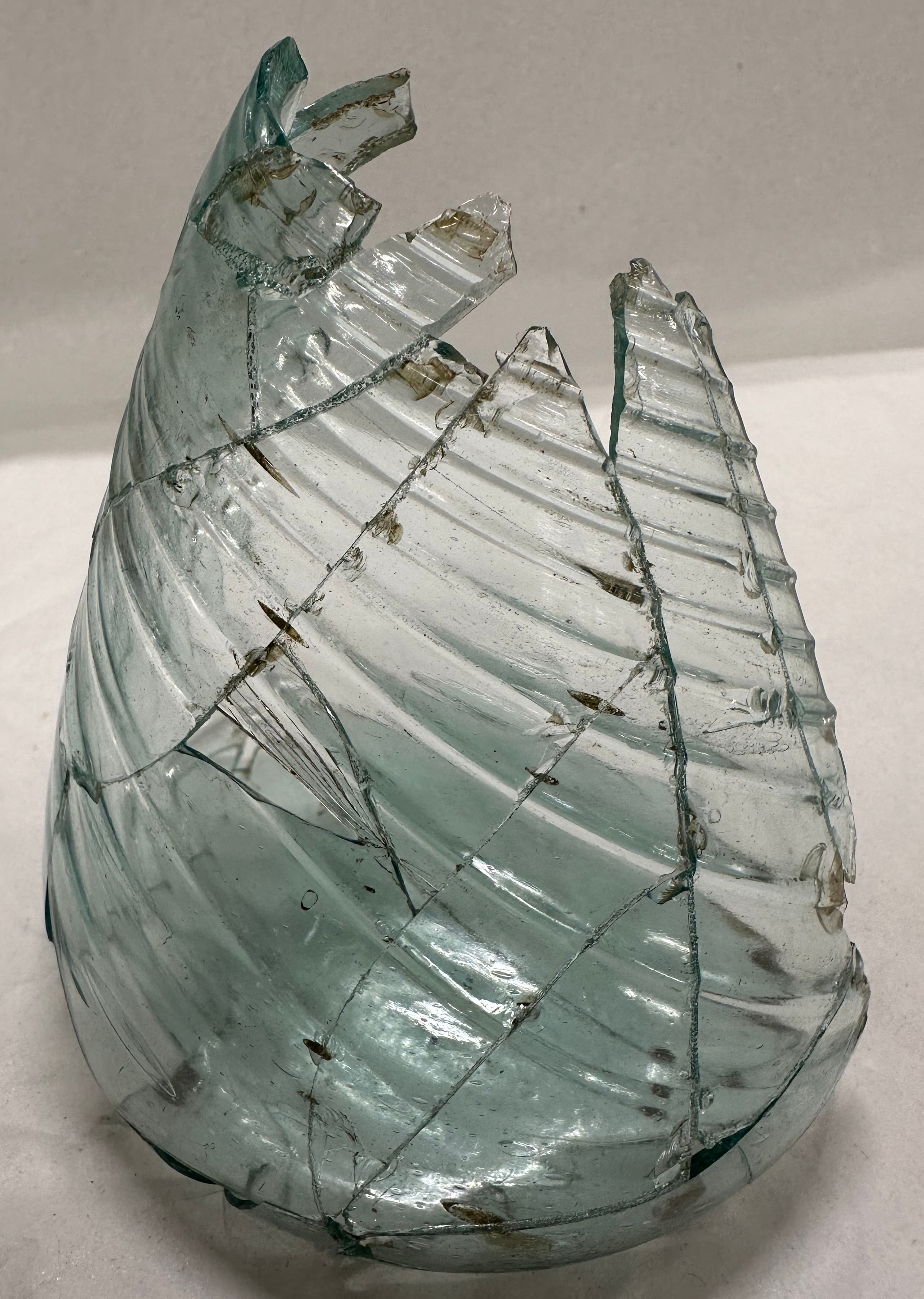 Bouteille romaine après restauration